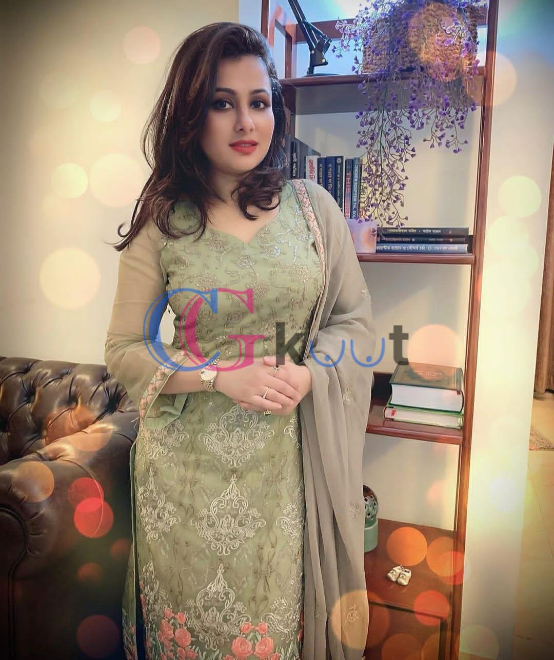 SURAT TEN YEARS BUSSINESS EXPRIENCE SAFE SECURE CALL GIRL